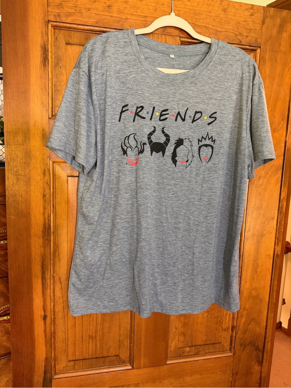Friends Style Villains Graphic T Shirt 2XL Gray Maleficent Cruella Grinch EUC